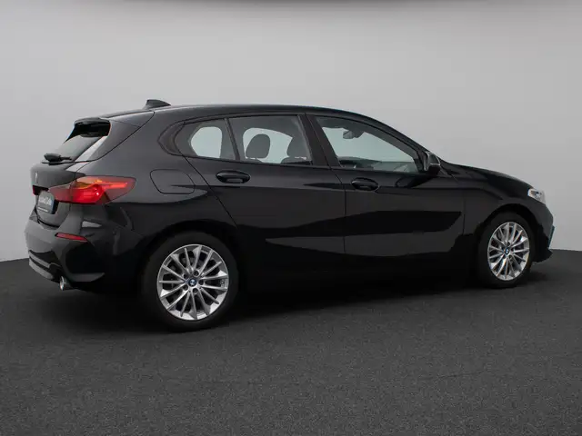 BMW 1 Series view 6