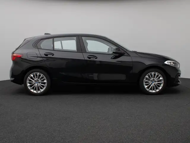 BMW 1 Series view 5