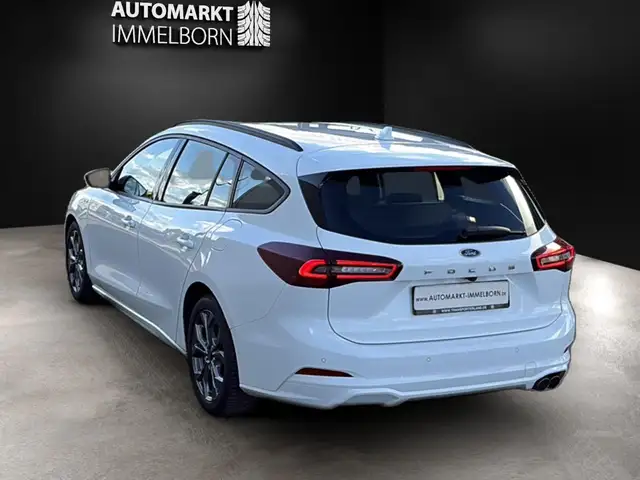 Ford Focus view 5