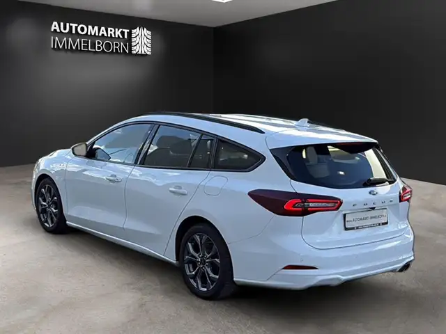 Ford Focus view 6