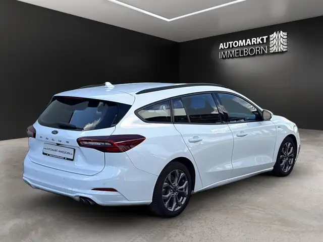 Ford Focus view 8