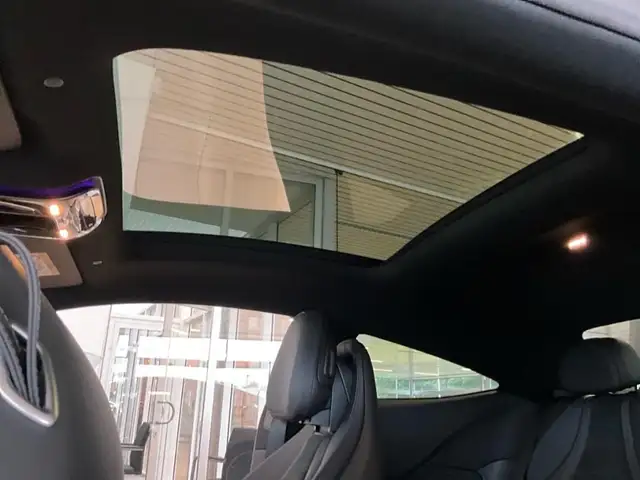 Mercedes-Benz Cle view 6