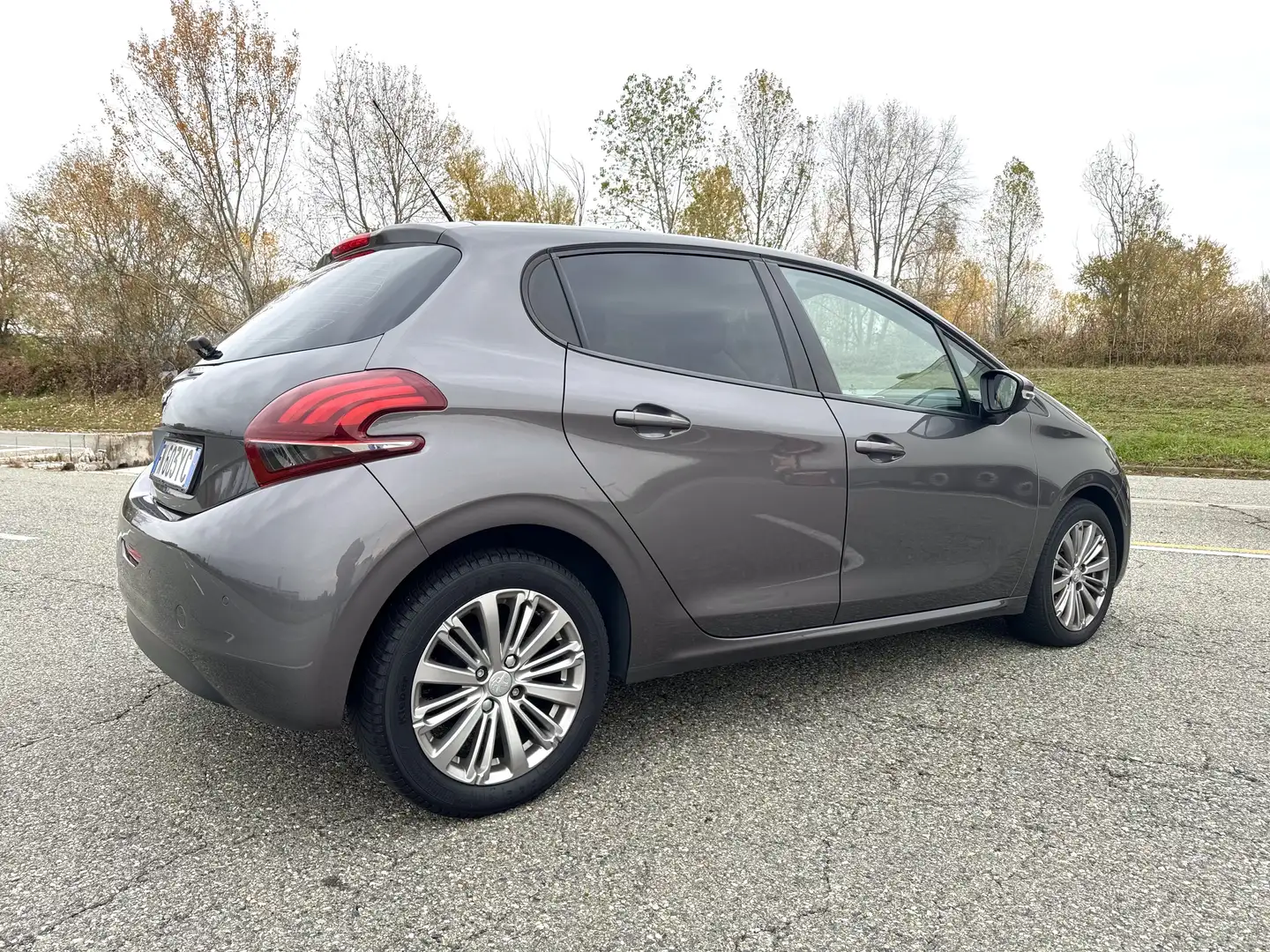 Peugeot 208 5p 1.2 puretech Active 82 CV GPL CASA MADRE Gris - 2