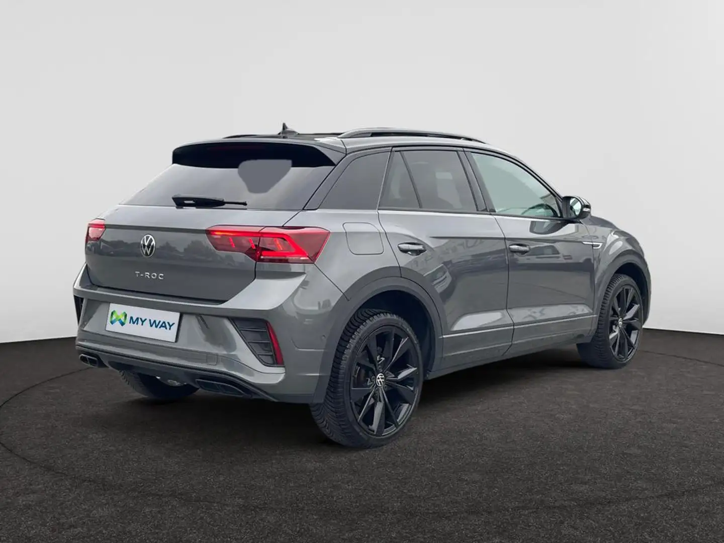Volkswagen T-Roc R-Line BLACK STYLE 1.5 TSI DSG (150 pk) Autmaat /// Elektrisch schuifdak /// Elektrische kofferklep /// Zetelverwarming Gris - 2
