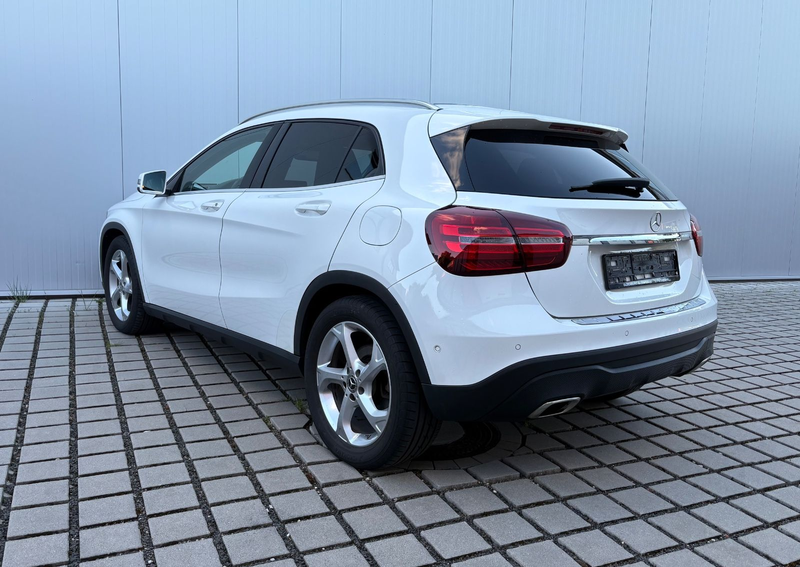 Mercedes-Benz GLA 250 URBAN 360 AHK LED NAVI PANORAMA — photo 3