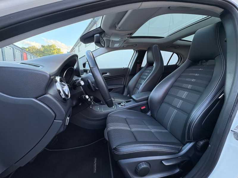 Mercedes-Benz GLA 250 URBAN 360 AHK LED NAVI PANORAMA — photo 11