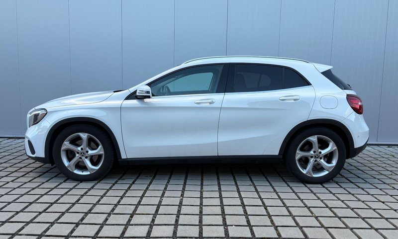 Mercedes-Benz GLA 250 URBAN 360 AHK LED NAVI PANORAMA — photo 2