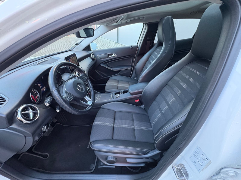 Mercedes-Benz GLA 250 URBAN 360 AHK LED NAVI PANORAMA — photo 12