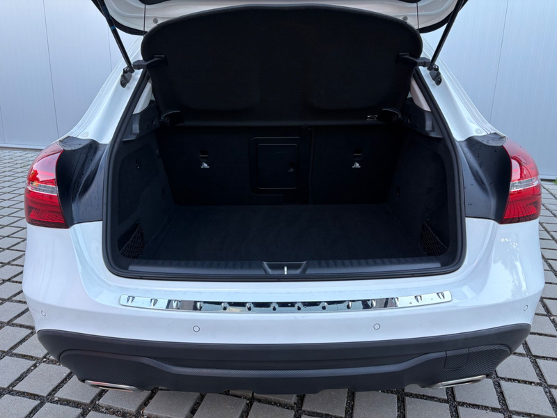 Mercedes-Benz GLA 250 URBAN 360 AHK LED NAVI PANORAMA — photo 5