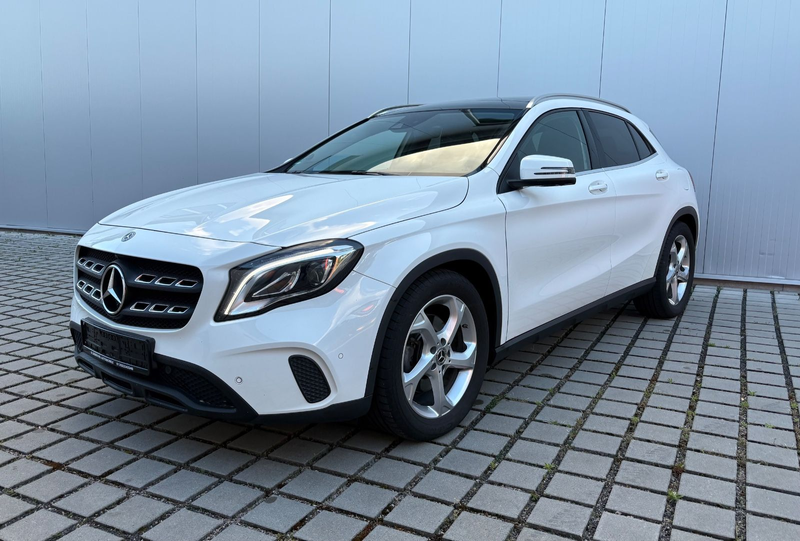 Mercedes-Benz GLA 250 URBAN 360 AHK LED NAVI PANORAMA