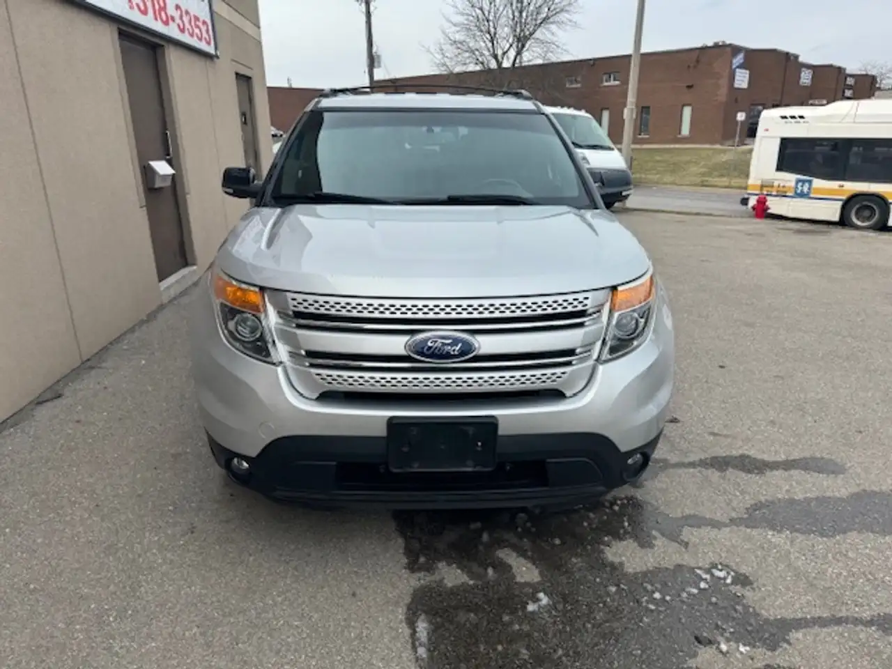 Ford Explorer снимка Ford Explorer
