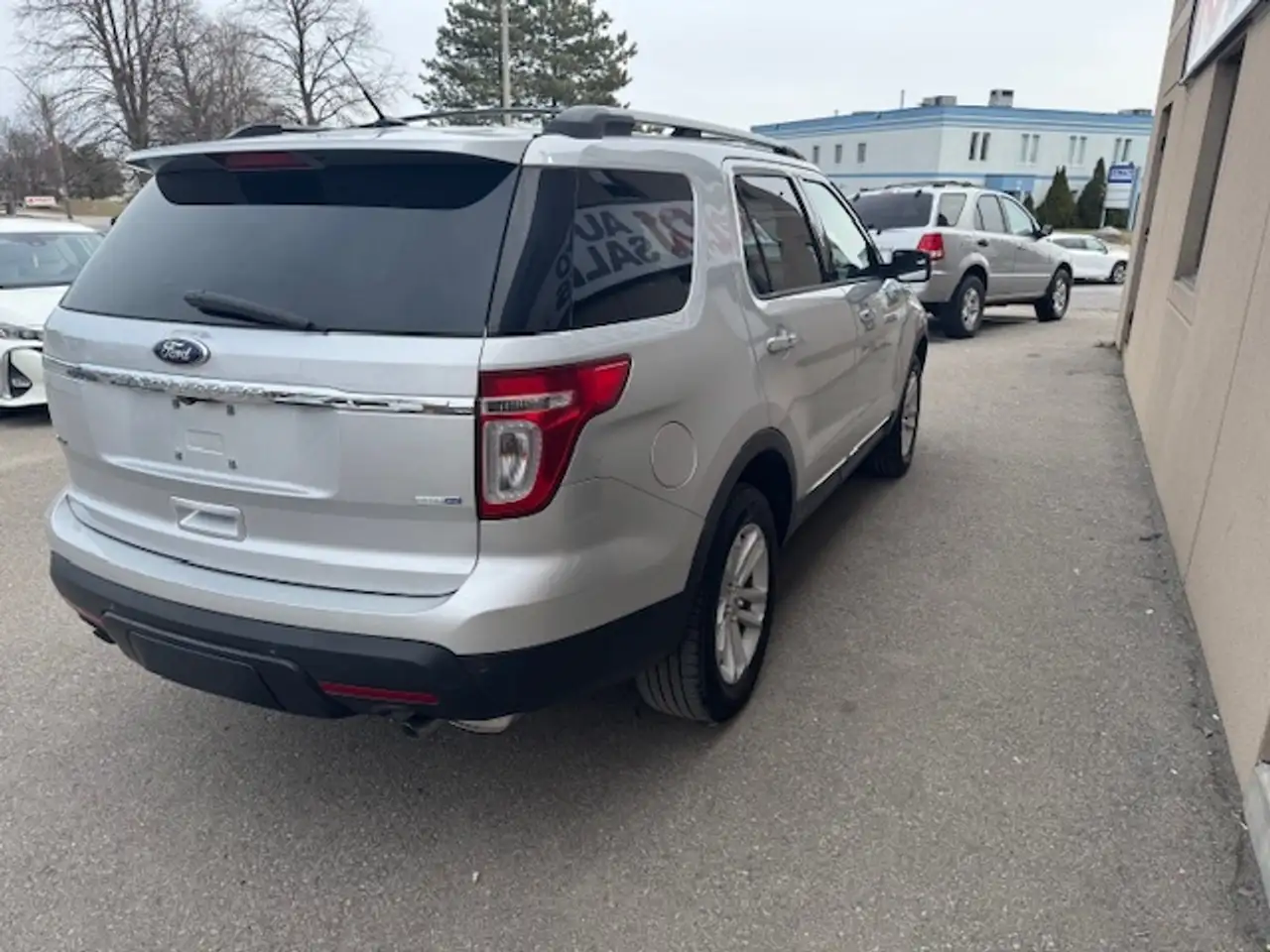Ford Explorer снимка Ford Explorer