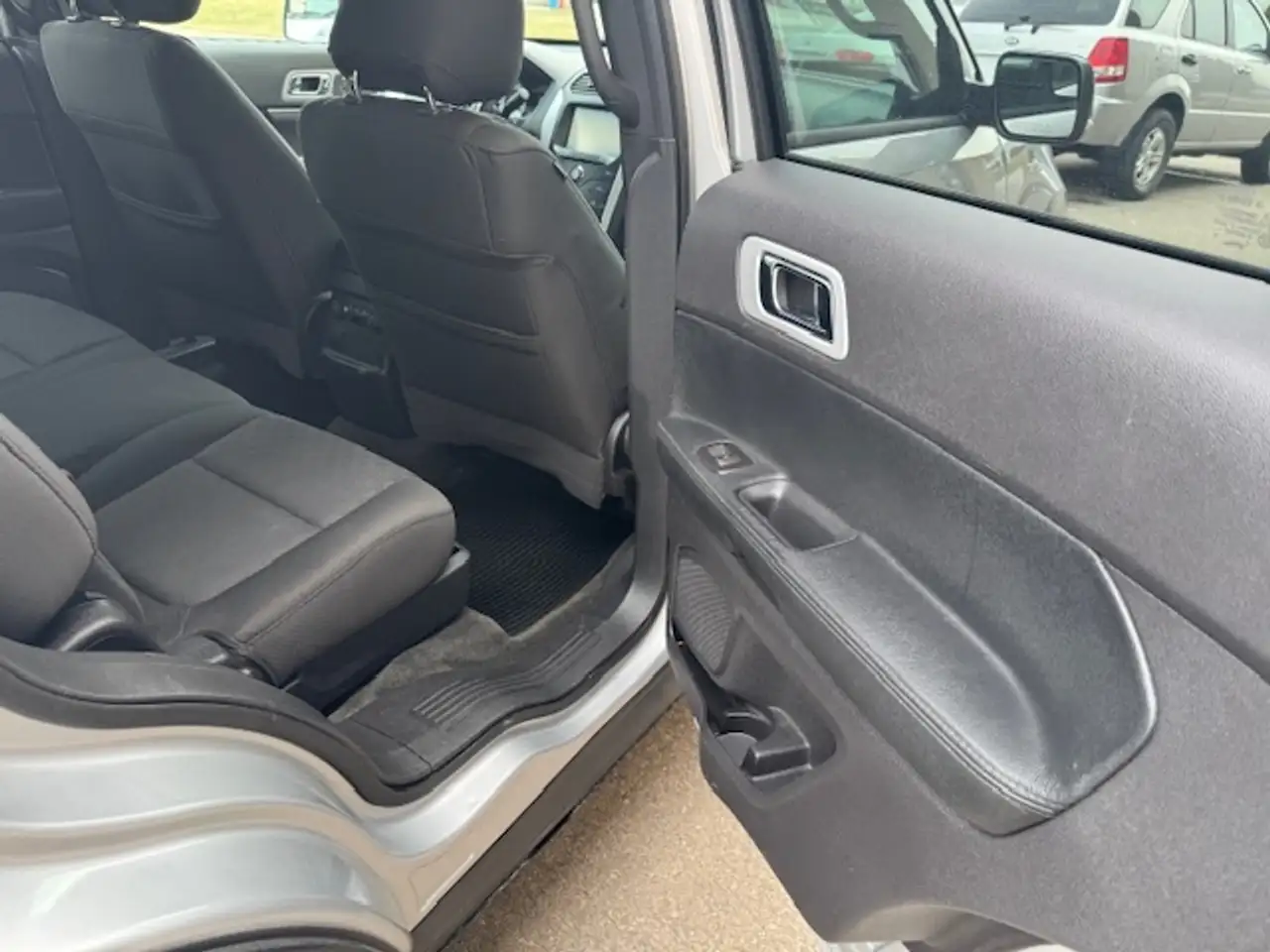Ford Explorer снимка Ford Explorer