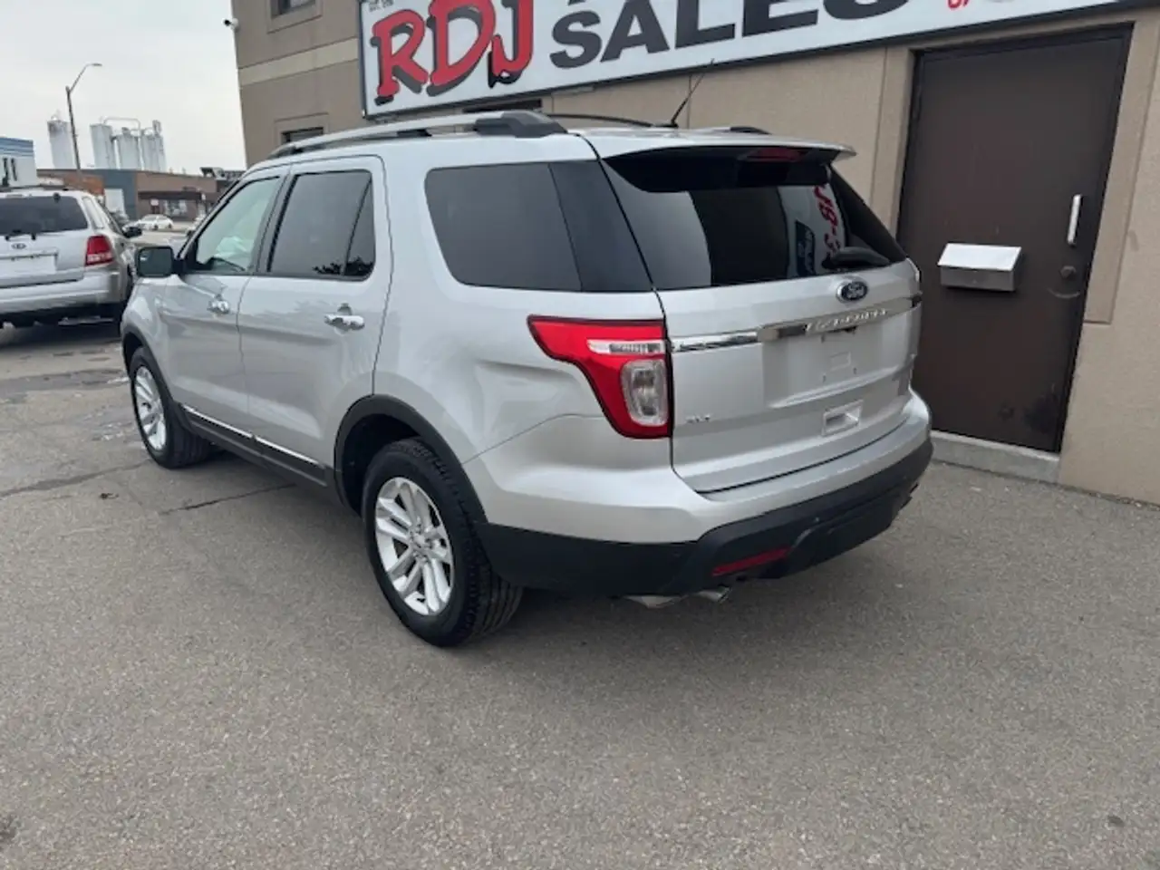 Ford Explorer снимка Ford Explorer