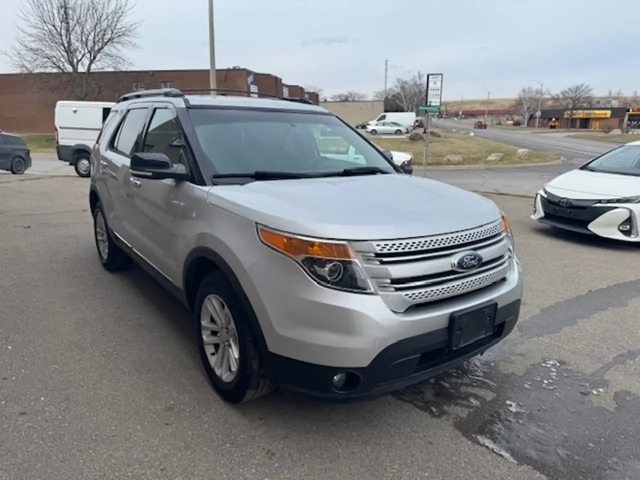 Ford Explorer снимка Ford Explorer