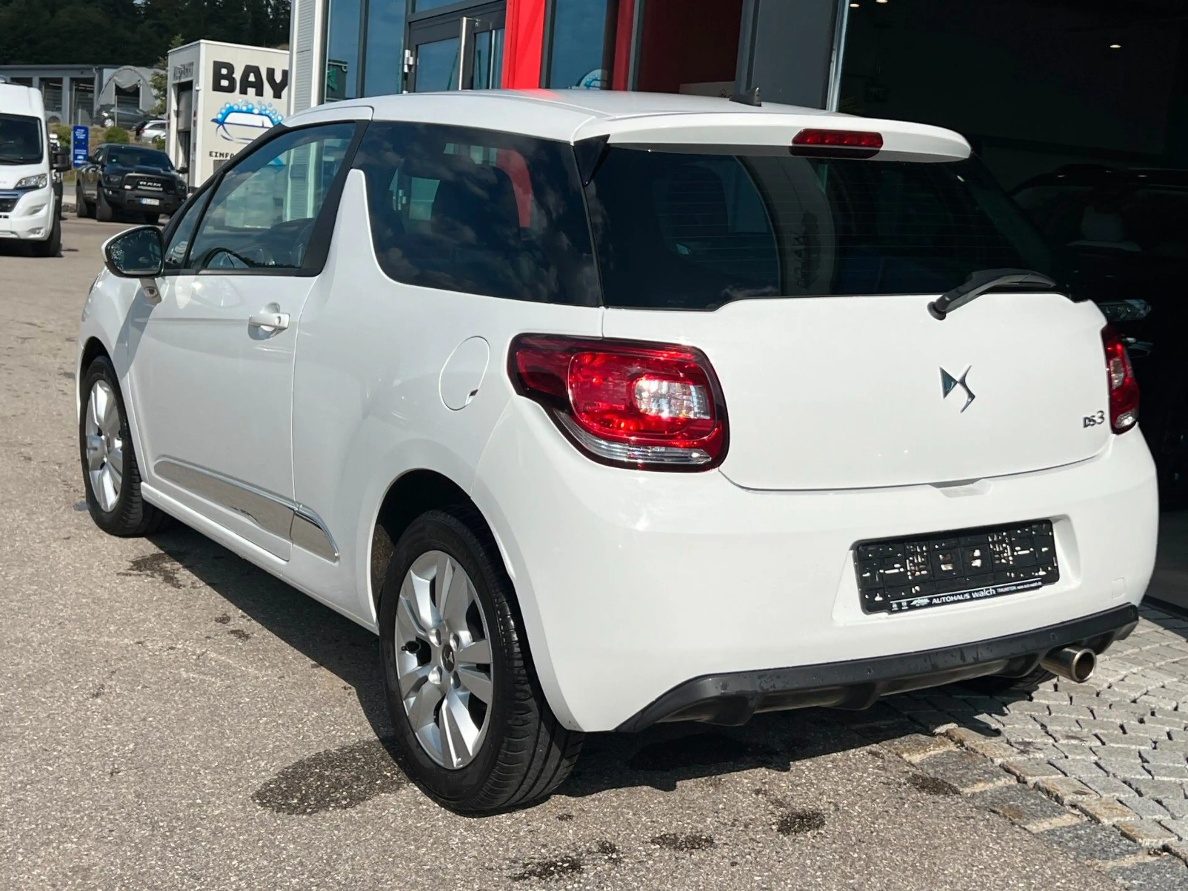 DS Automobiles DS 3 PureTech 110 So Chic — photo 3