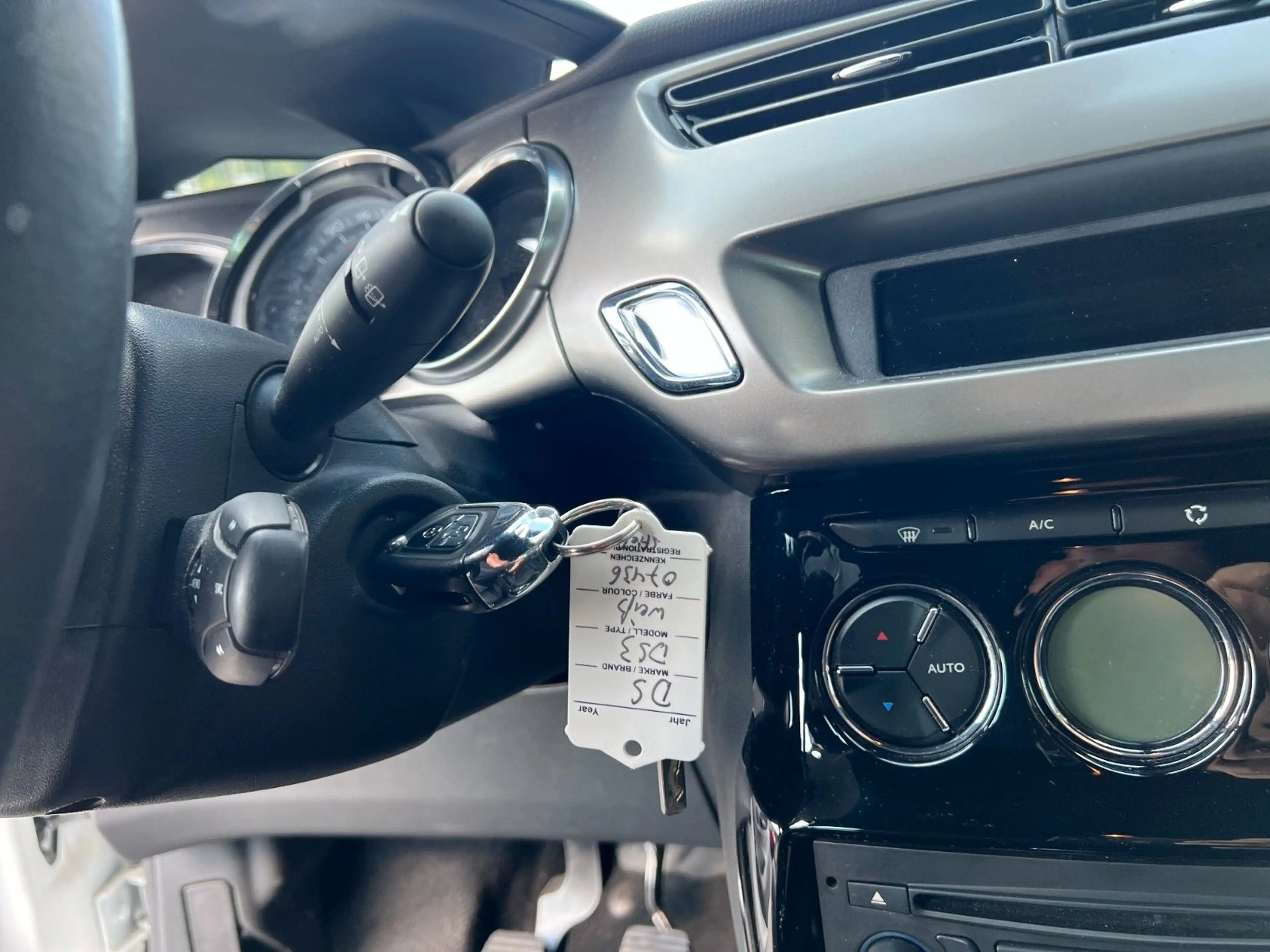 DS Automobiles DS 3 PureTech 110 So Chic — photo 11
