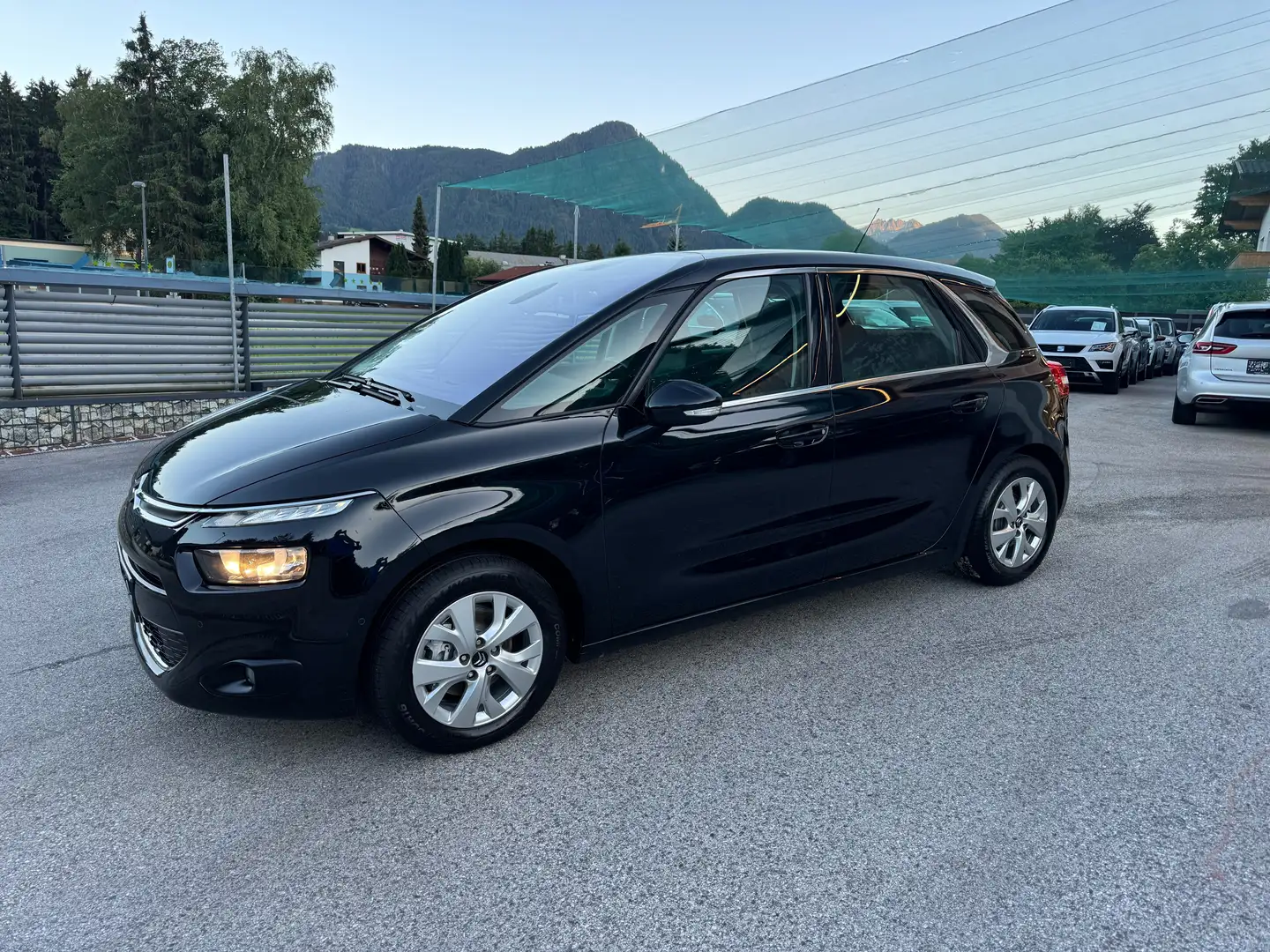 Citroen C4 SpaceTourer Selection Schwarz - 2