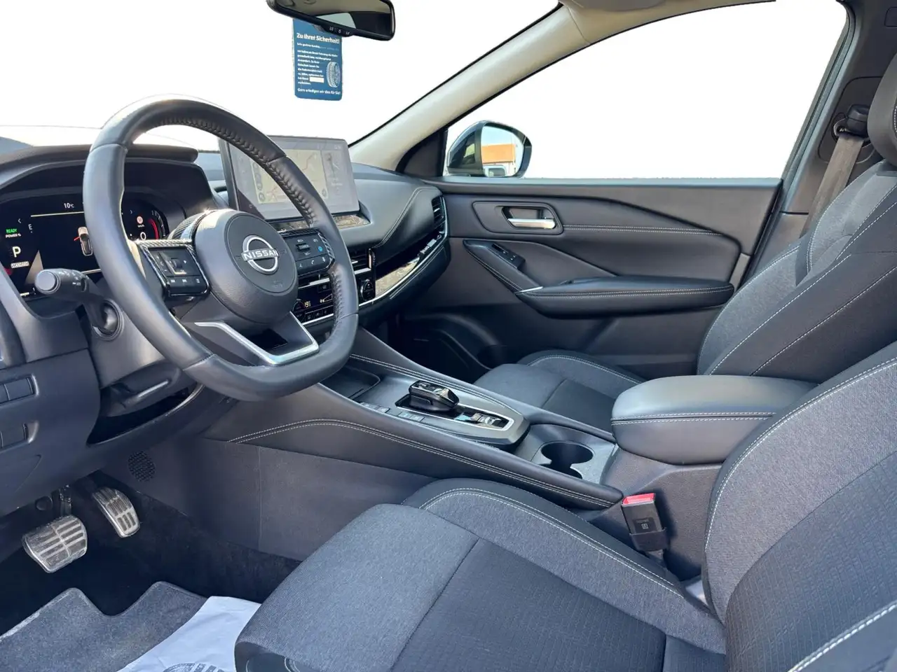 Nissan Qashqai Black Editon e-Power NAVI SHZ 10