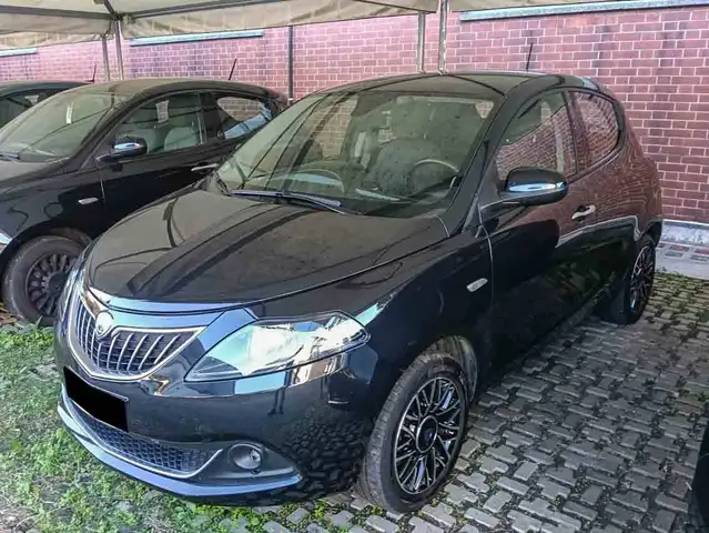 Lancia Ypsilon 1.0 firefly hybrid Gold Plus