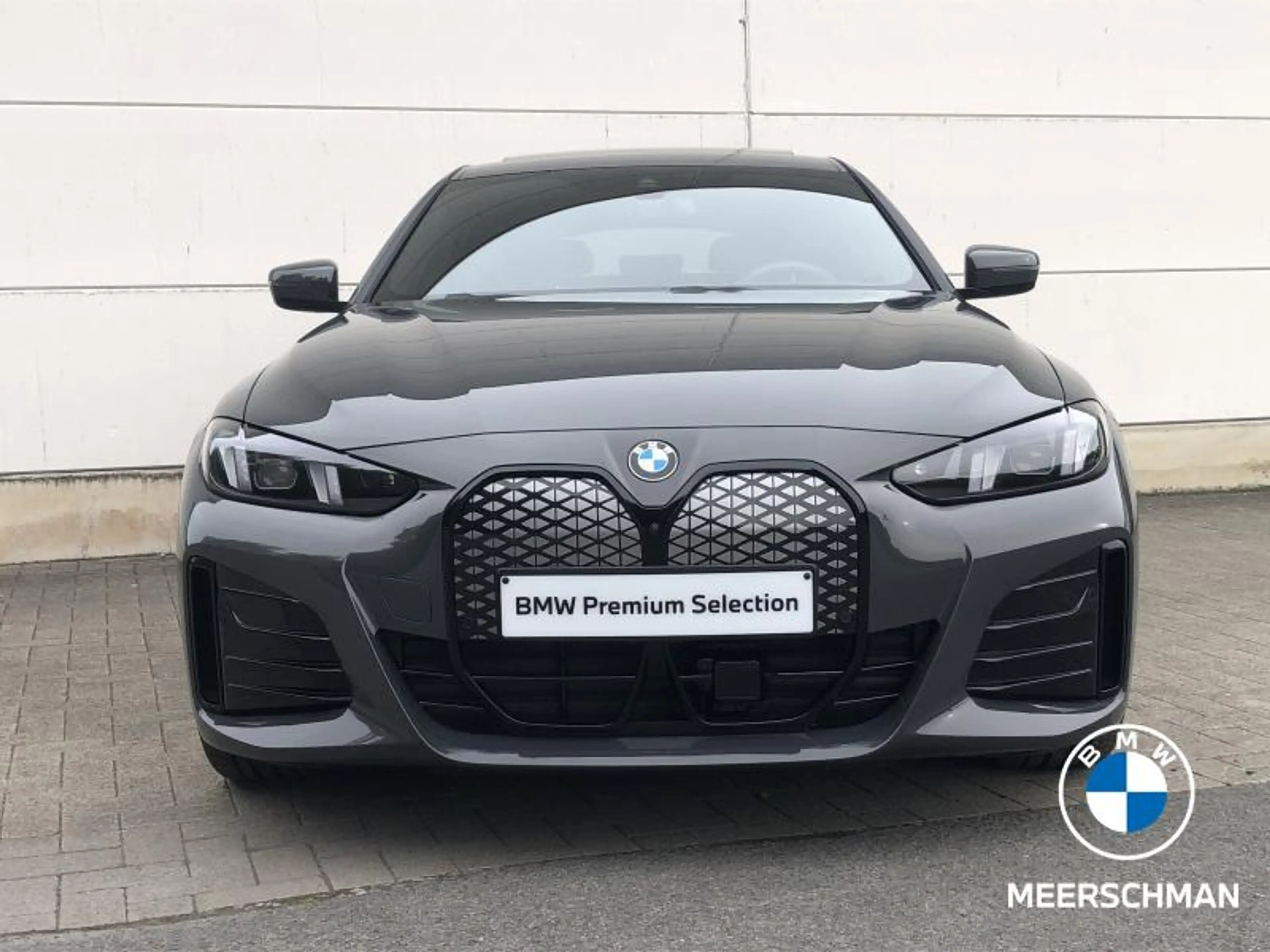 BMW i4 Msportpro pano al comf 360c applecp heatedseats — photo 2
