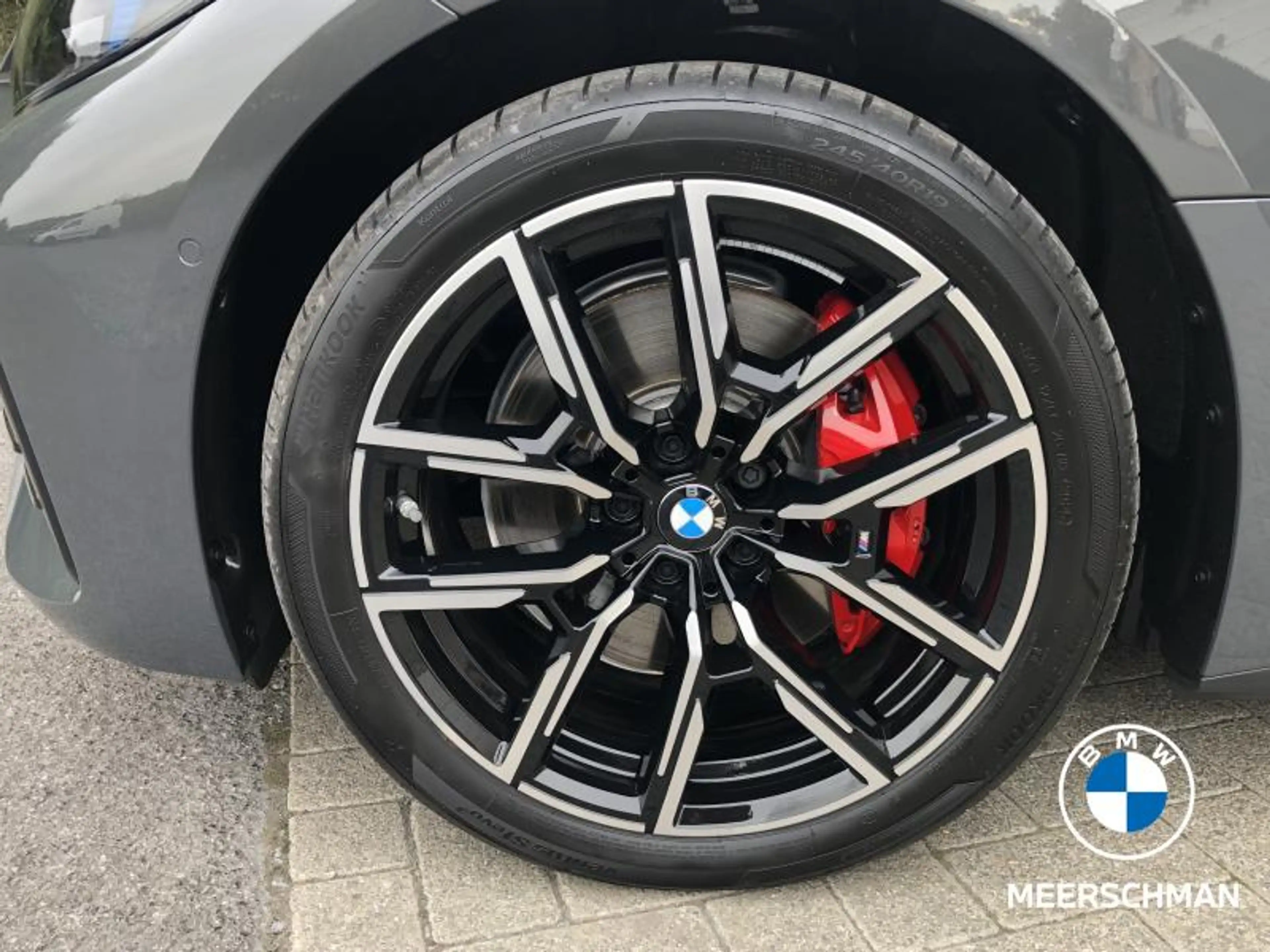 BMW i4 Msportpro pano al comf 360c applecp heatedseats — photo 12