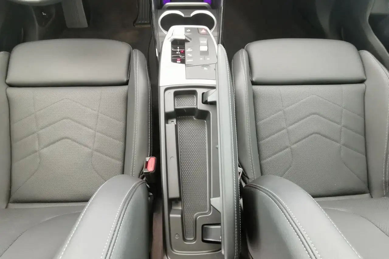 BMW X1 sDrive18i xLine|Sportsitze|PANO|ad.LED|AHK 13