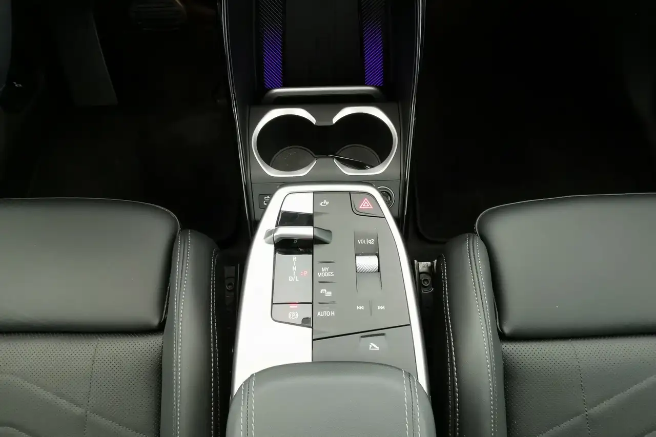 BMW X1 sDrive18i xLine|Sportsitze|PANO|ad.LED|AHK 12