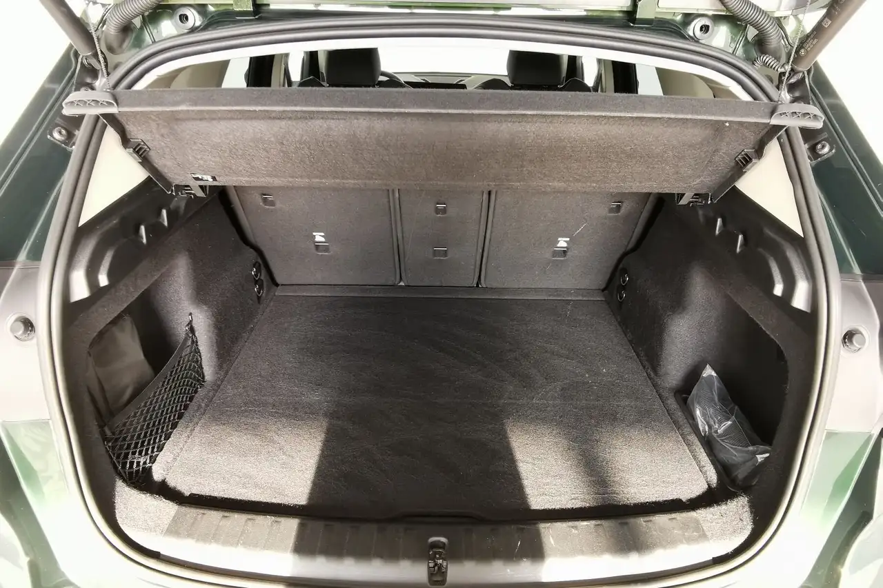 BMW X1 sDrive18i xLine|Sportsitze|PANO|ad.LED|AHK 6