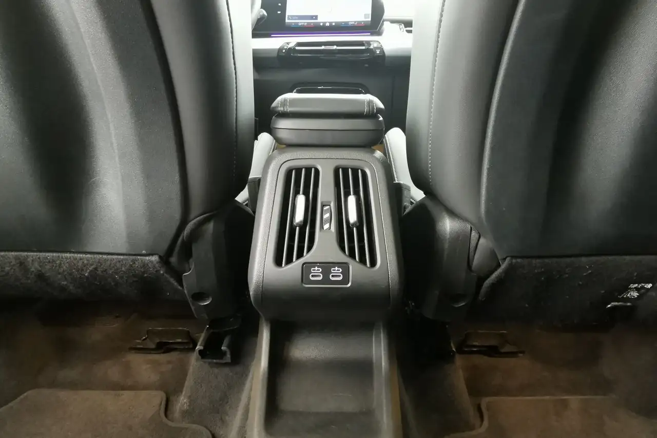 BMW X1 sDrive18i xLine|Sportsitze|PANO|ad.LED|AHK 15