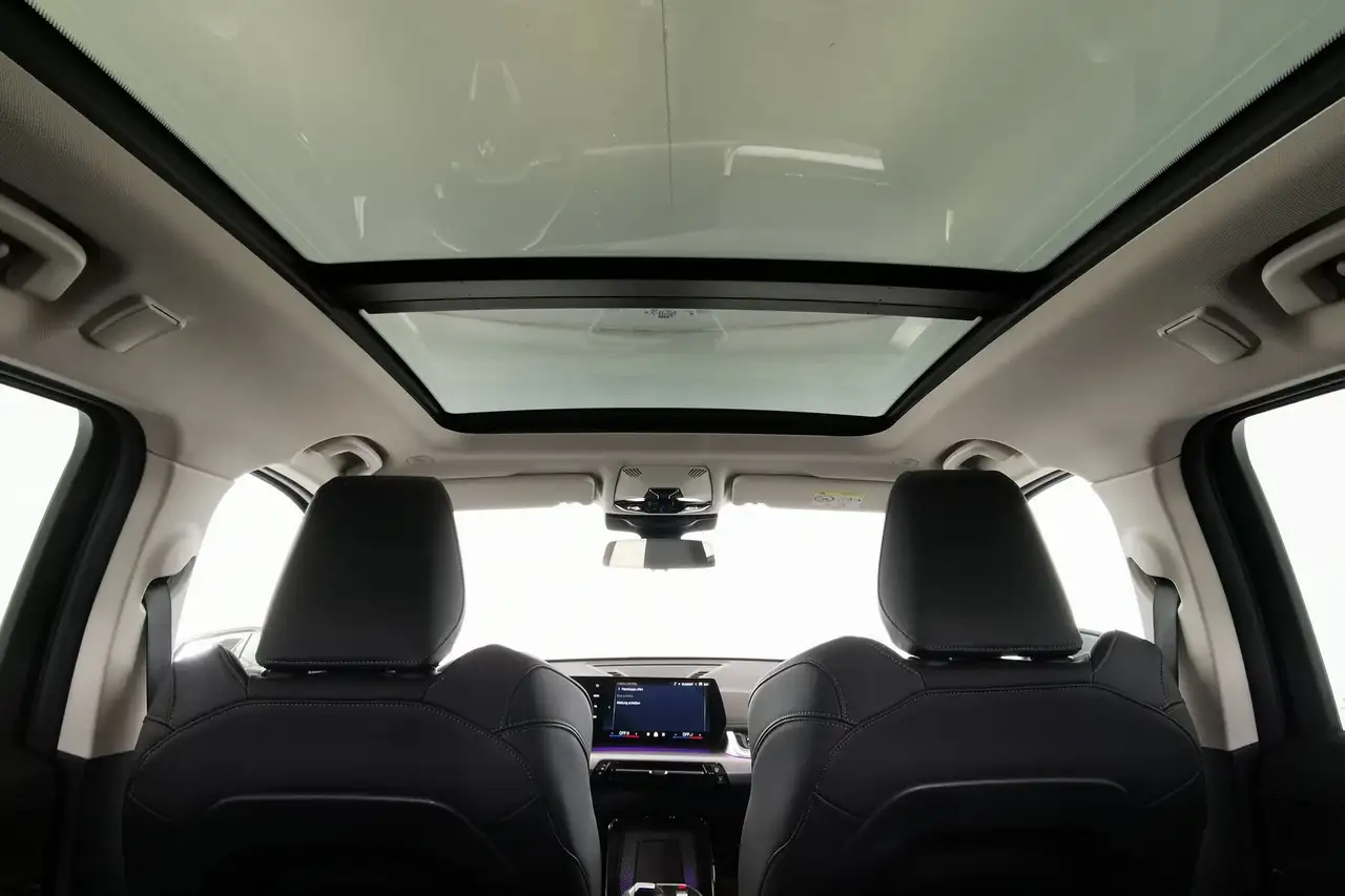 BMW X1 sDrive18i xLine|Sportsitze|PANO|ad.LED|AHK 16