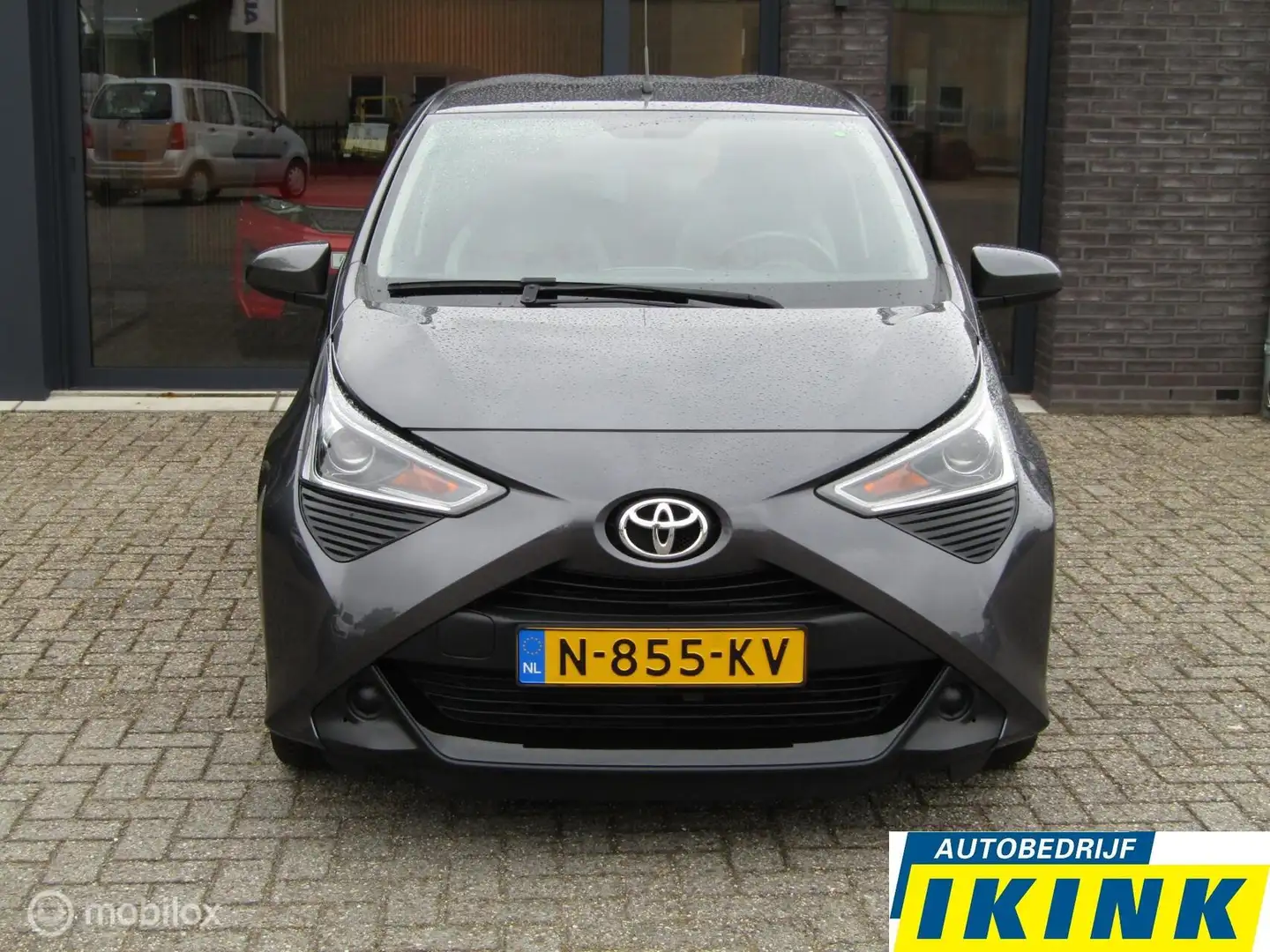 Toyota Aygo 1.0 VVT-i x-play Grijs - 2