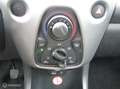 Toyota Aygo 1.0 VVT-i x-play Gris - thumbnail 15