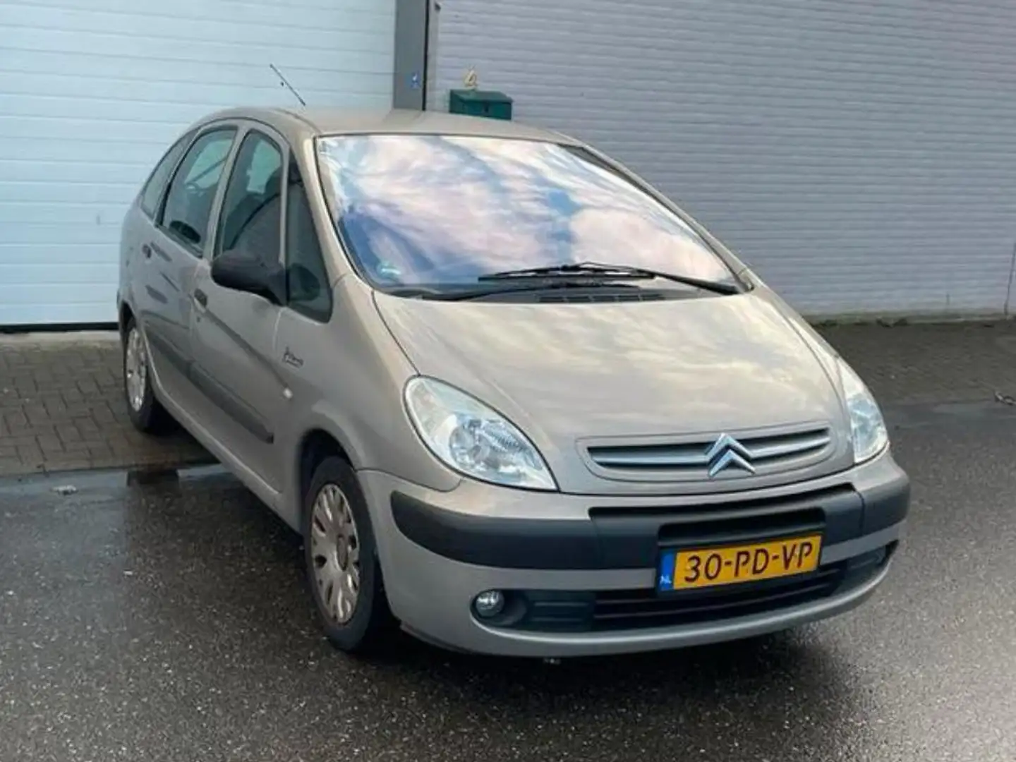 Citroen Xsara Picasso 1.8i-16V Beżowy - 2