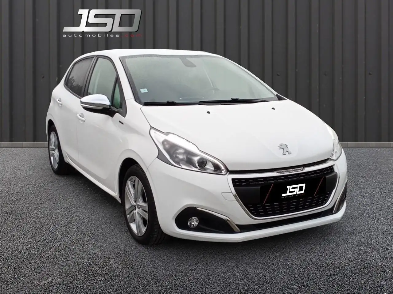 Peugeot 208 PureTech 82ch S\\u0026S BVM5 Signature