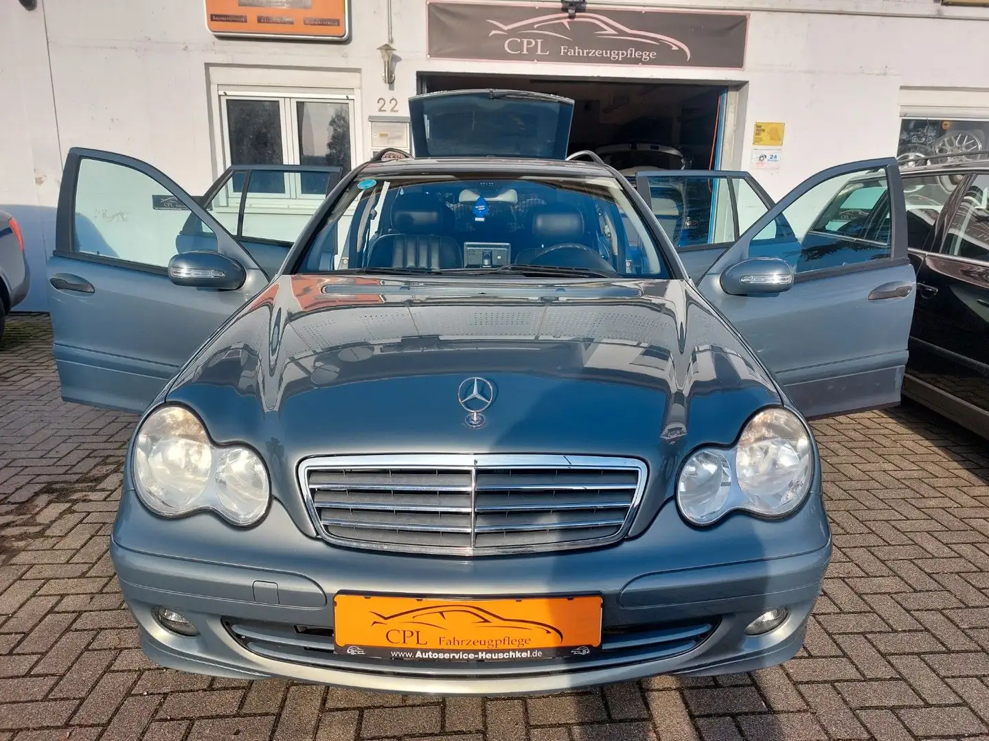 Mercedes-Benz C 180 KOMPRESSOR T*LEDER*AHK*ALU*TÜV NEU Gris - 1