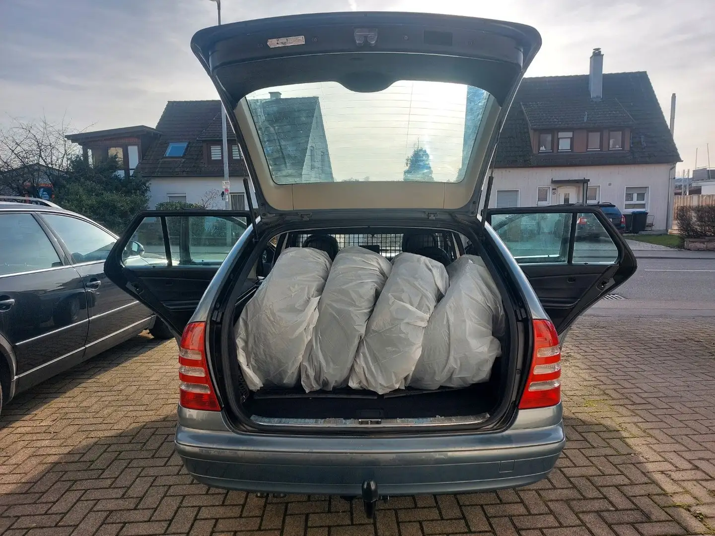 Mercedes-Benz C 180 KOMPRESSOR T*LEDER*AHK*ALU*TÜV NEU Gris - 2