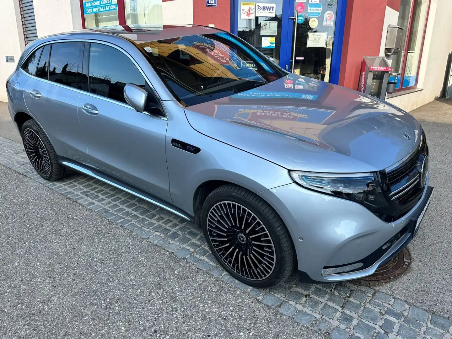 Mercedes-Benz EQC 400 4MATIC Austria Edition Distr KeyGo PTS Silber - 1