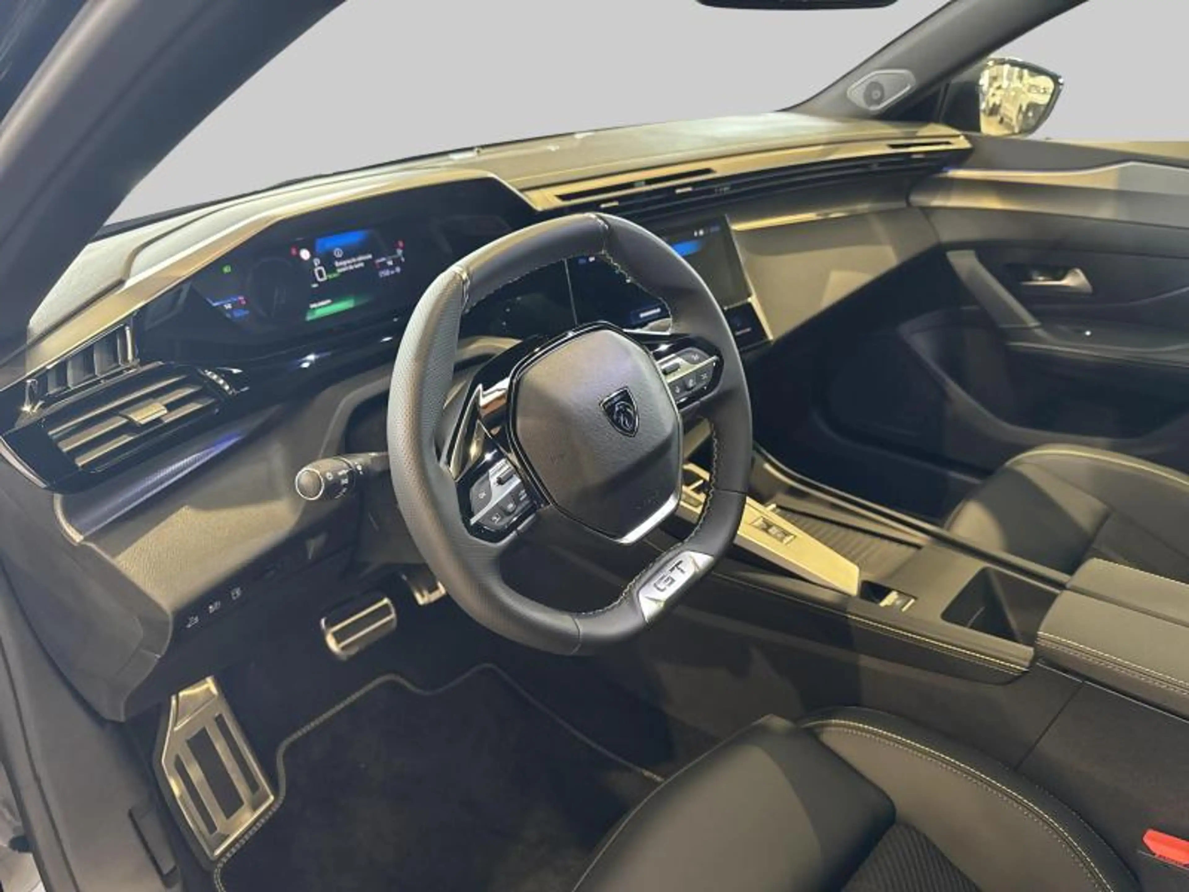 Peugeot 408 GT Plug-In Hybrid 225 EAT8 — photo 11