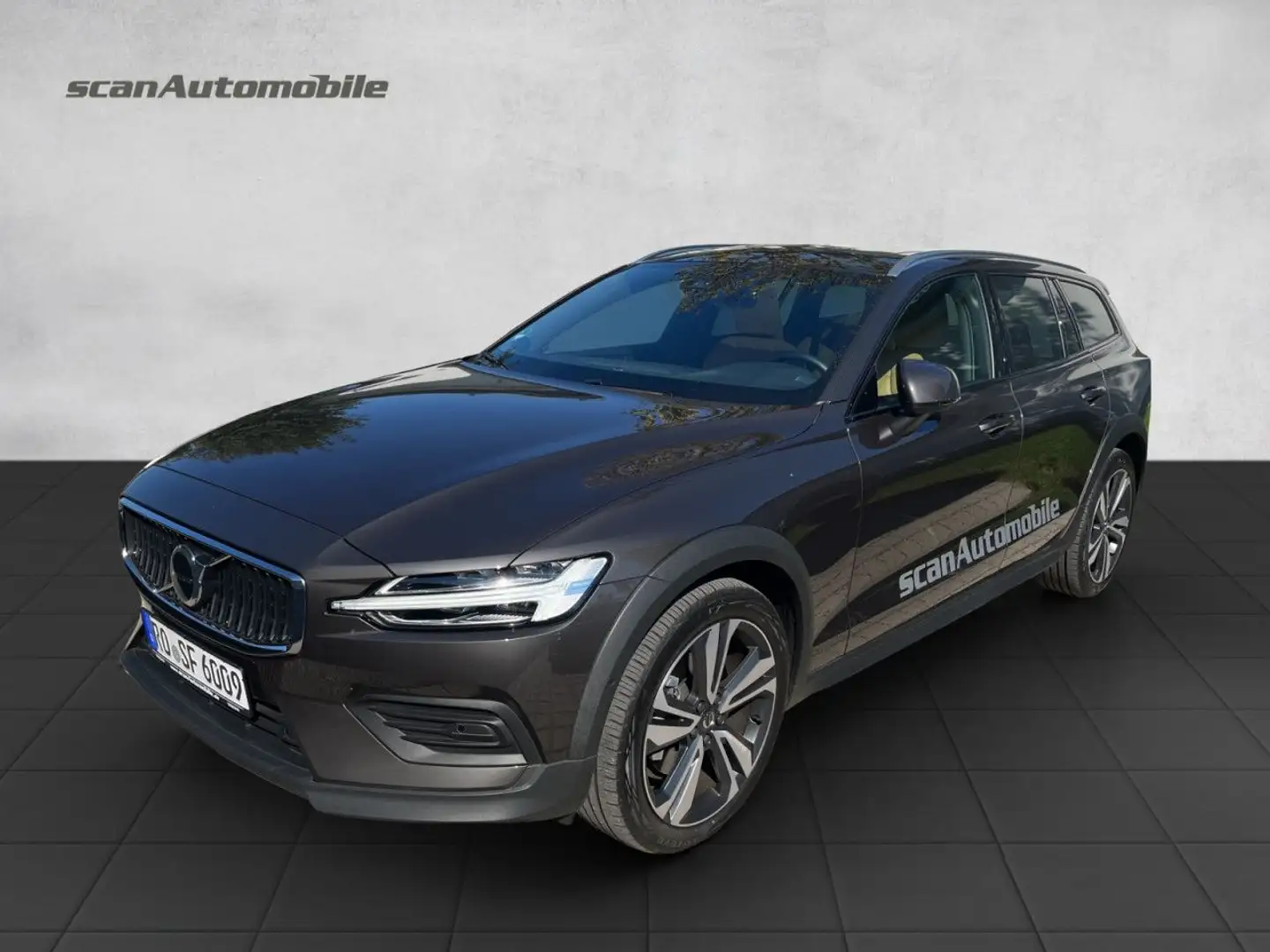 Volvo V60 Cross Country V60 CC Plus AWD Bluetooth Navi LED Vollleder Klima Gris - 2