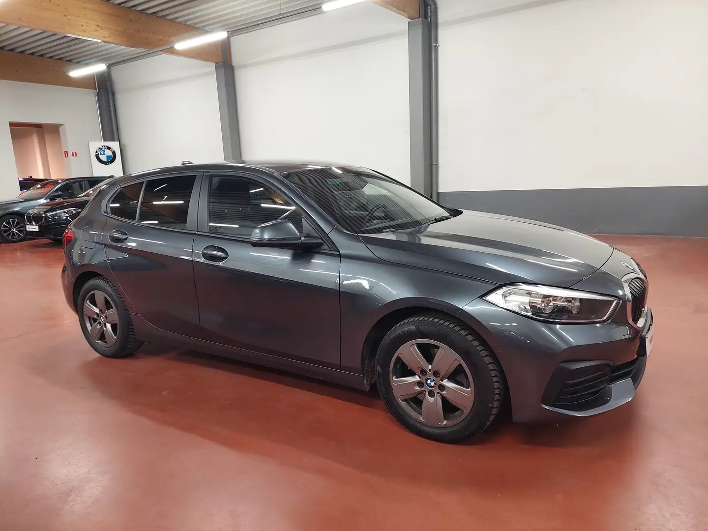 BMW 118 i AUTOMAT + NAVI / CarPLAY / Camera / Garantie Gris - 2