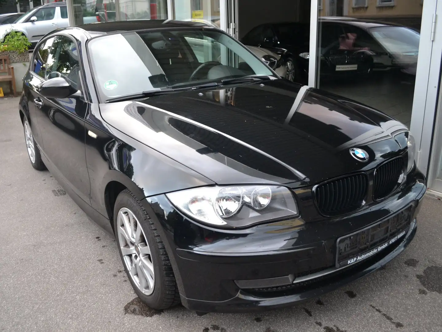 BMW 116 i 2.0  *KLIMA*ALARM*PDC*SPORTLENKRAD*TEMPOMAT crna - 2