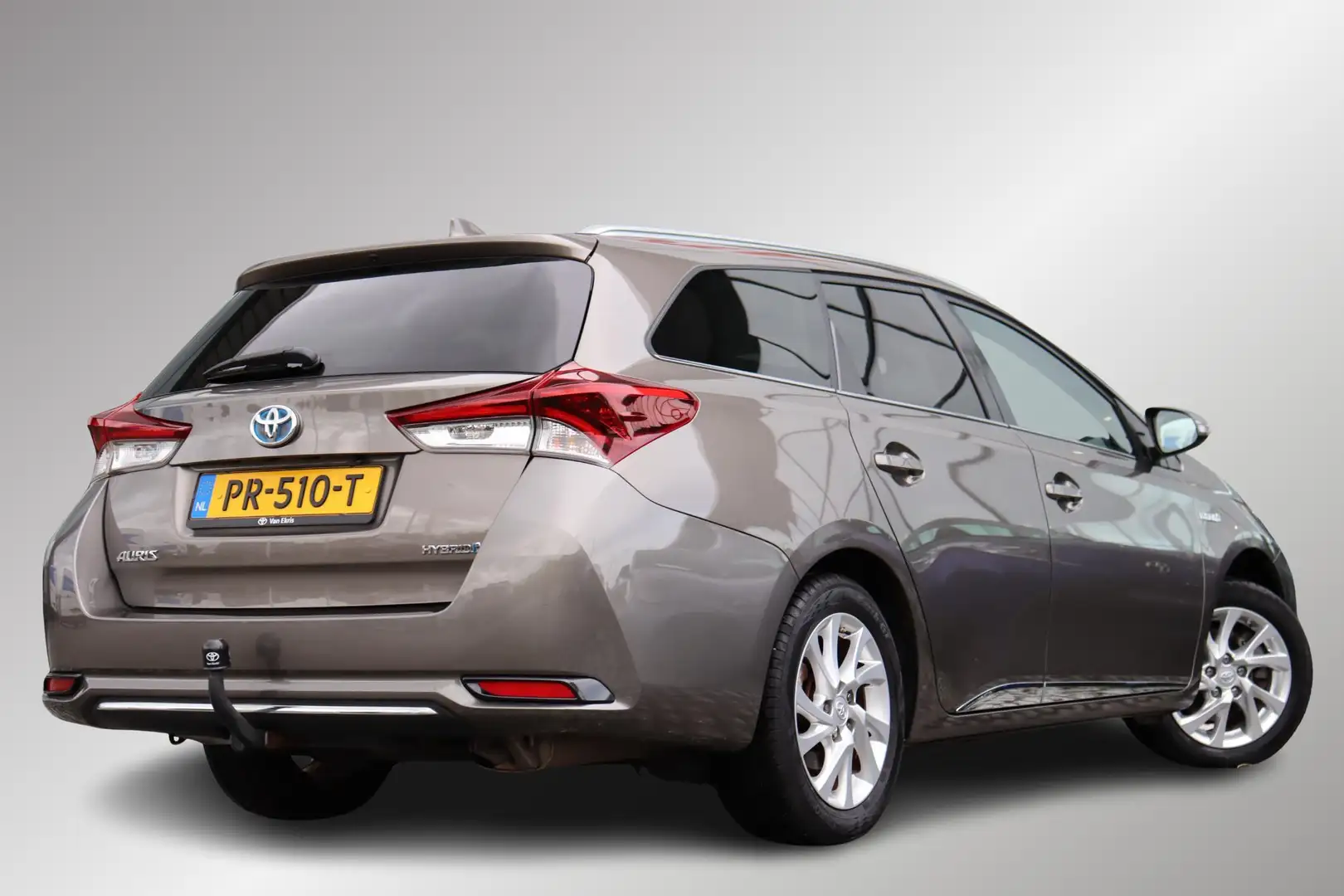 Toyota Auris Touring Sports 1.8 Hybrid Dynamic Go Trekhaak, Par Gris - 2
