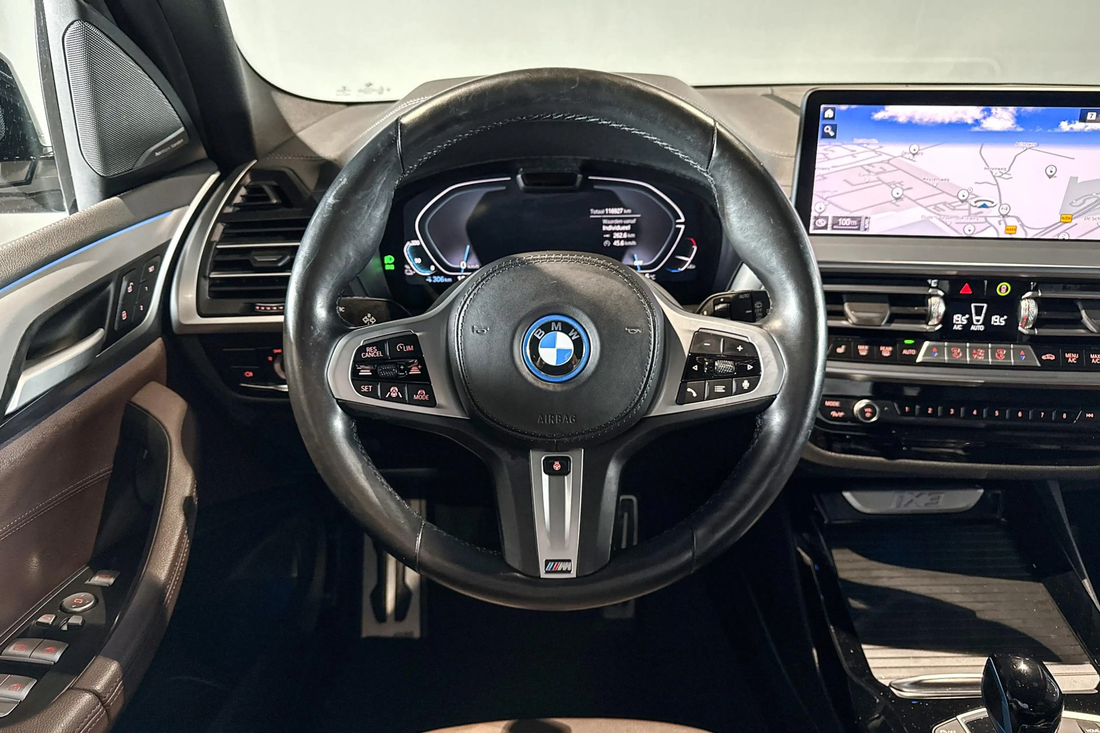 BMW iX3 High Executive | Glazen Panoramadak | Harman Kardo — photo 13