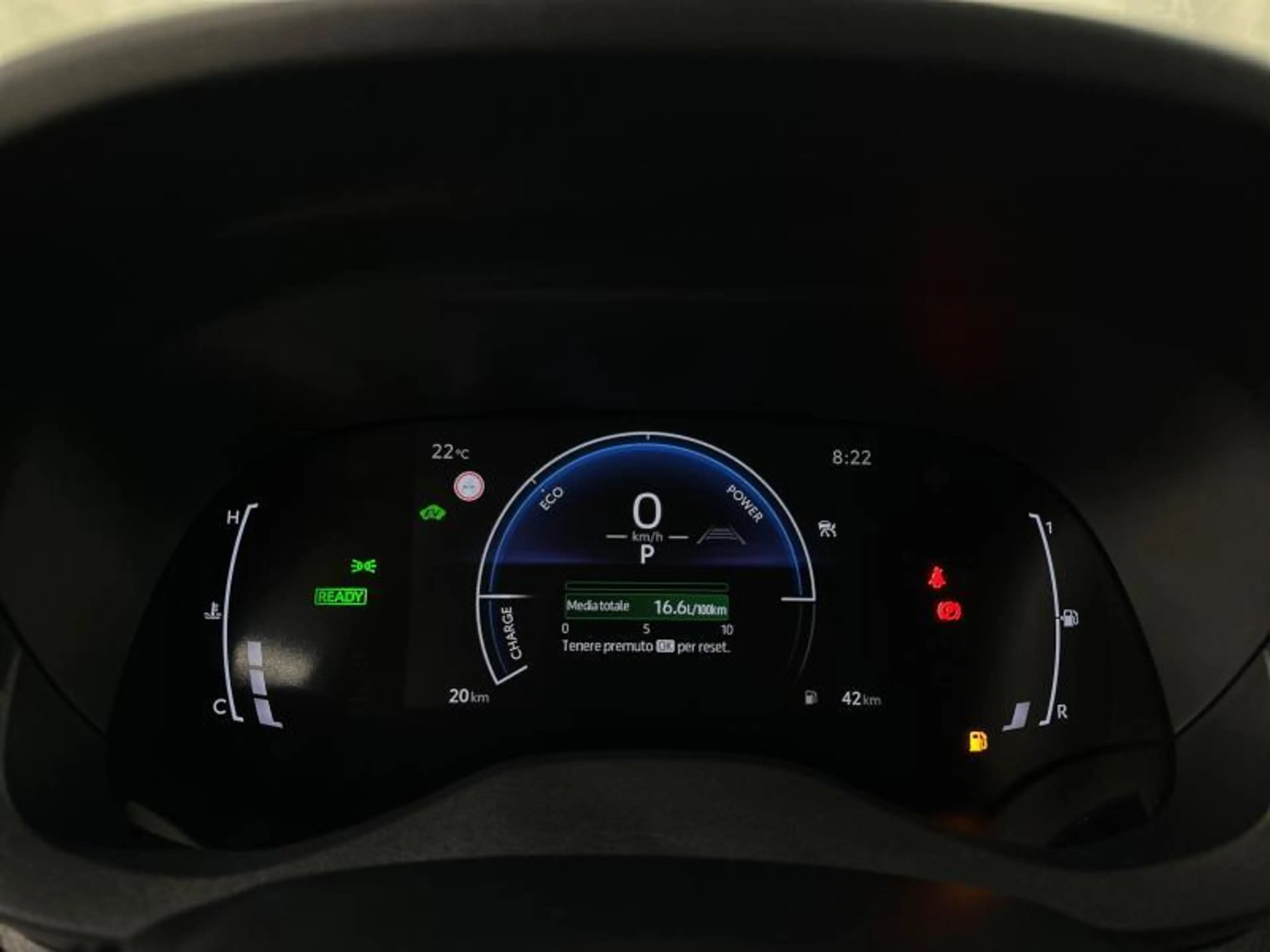 Toyota Yaris Iconic | LED | carplay — photo 14