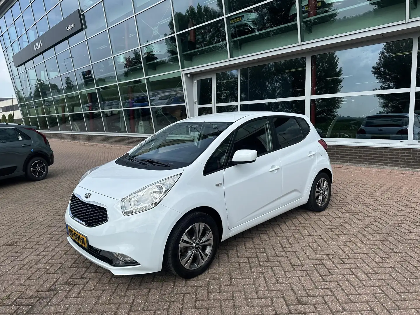 Kia Venga 1.4 CVVT DynamicPLusLine | Fijne hoge instap | Arm Blanc - 2