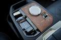 BMW iX xDrive40 Excellence 77 kWh / M-Sportpakket / Pano Grijs - thumbnail 25