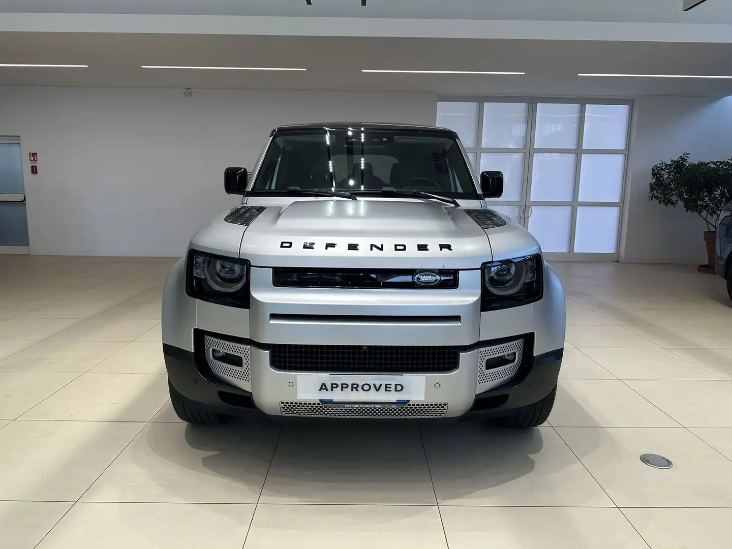 Land Rover Defender Defender 110 2.0 SD4 240CV AWD Auto First Edition Argento - 2