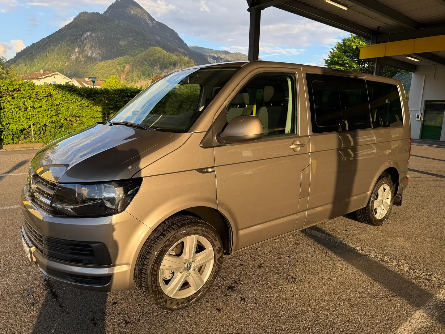 Volkswagen T6 Kombi Kombi KR 2,0 TDI BMT Beige - 1