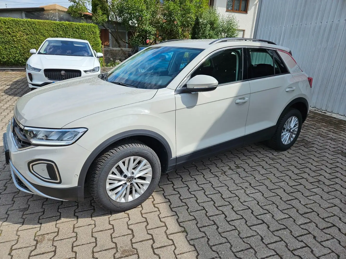 Volkswagen T-Roc Life,1,5 TSI,AHK,LED,Shz,Navi,App Gris - 2
